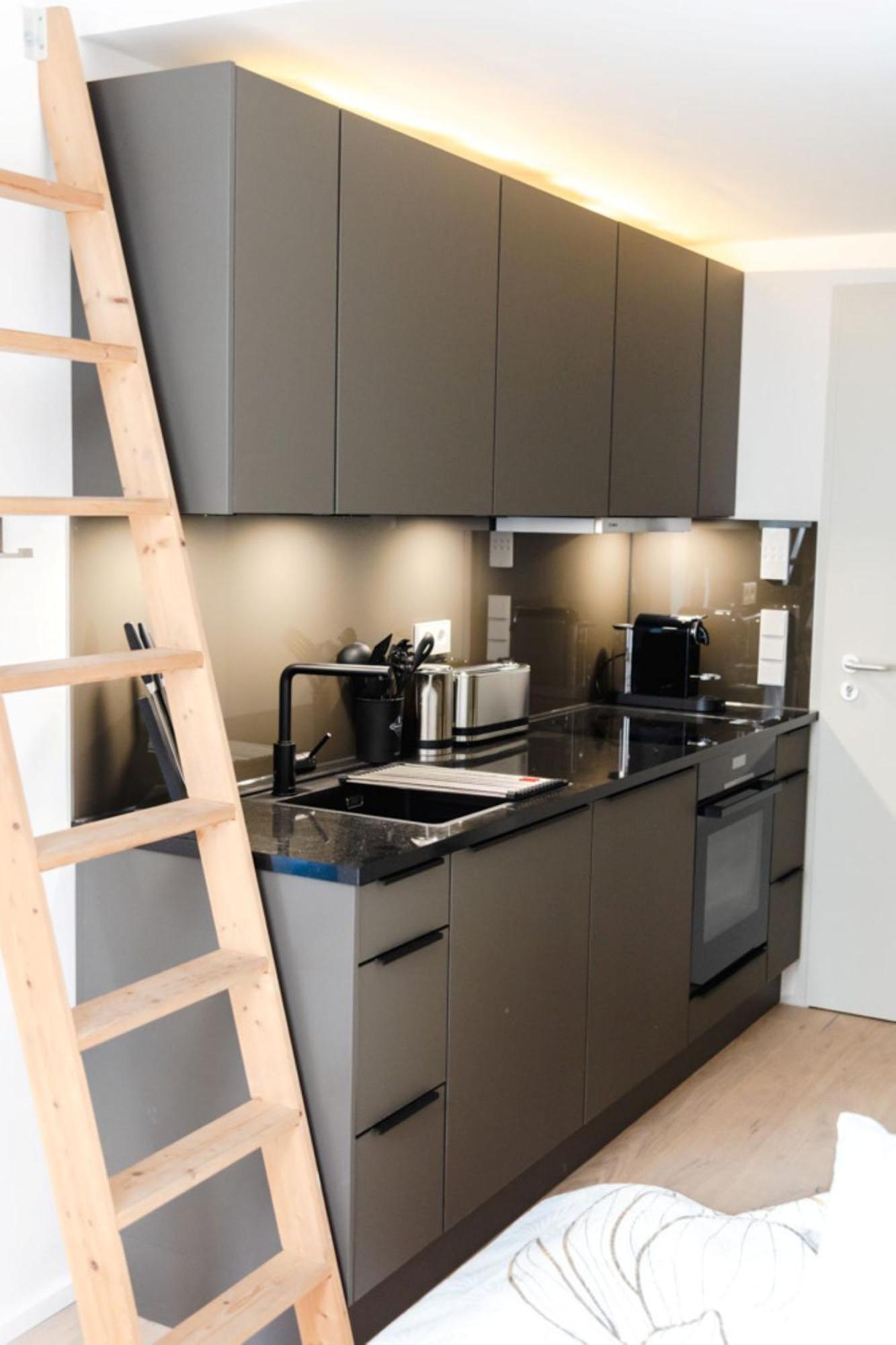 Oomph The Chic Nest Apartment *